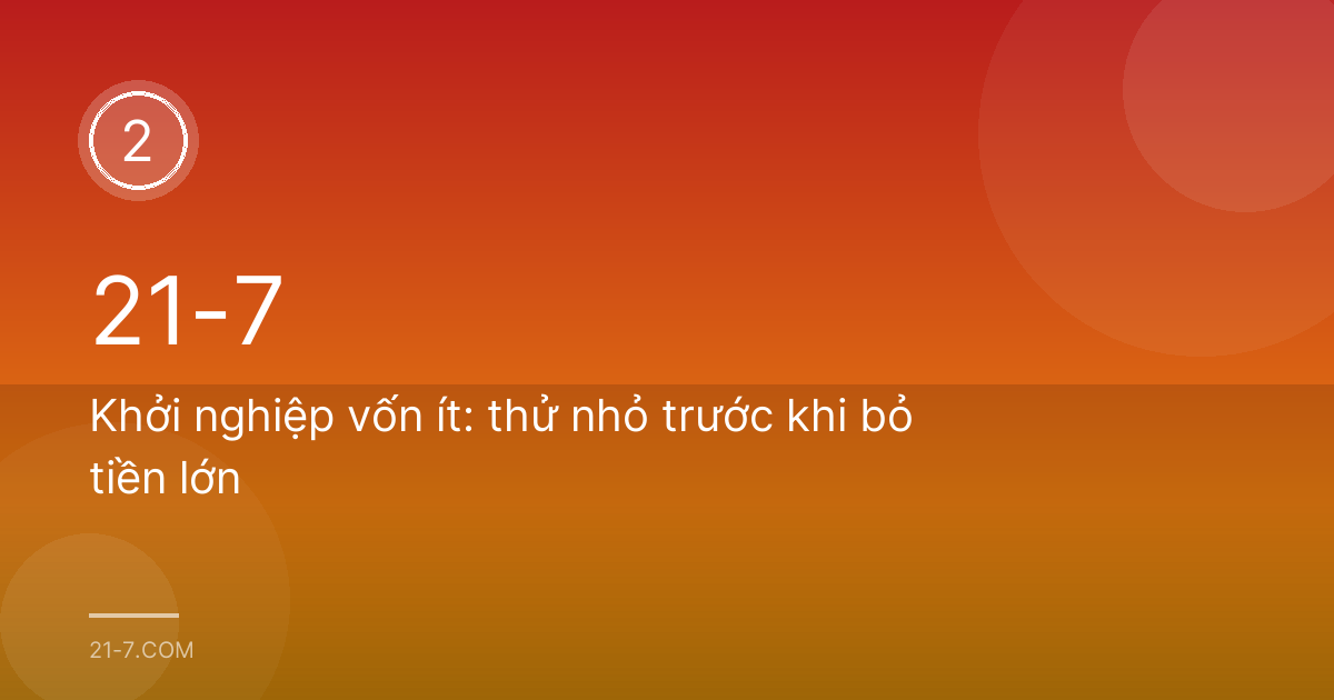Một người phụ nữ Việt bày một bàn hàng nhỏ buổi sáng ở góc chợ
